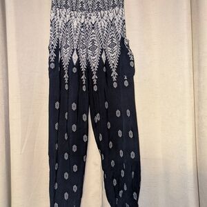 Chic Black and White Women's Joggers